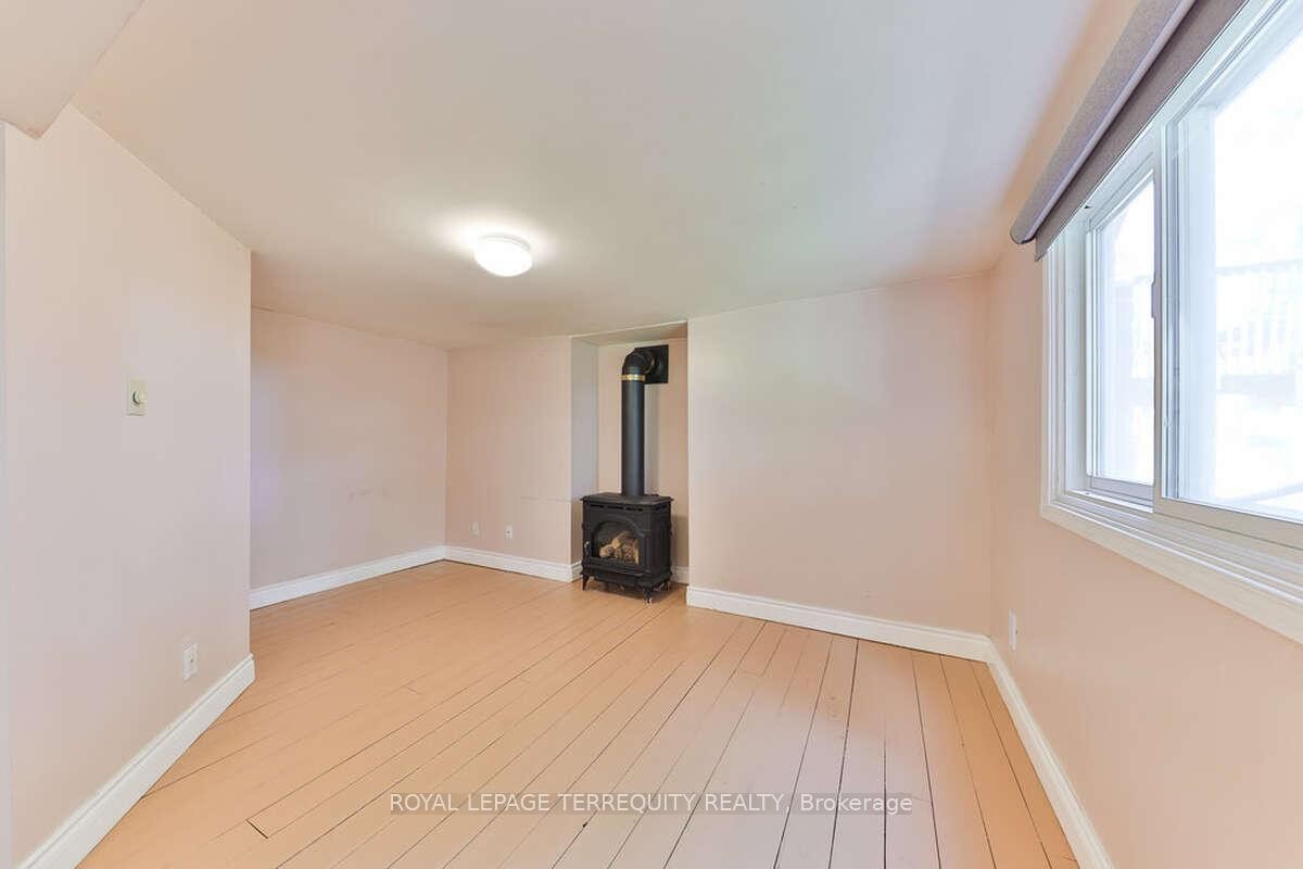5275 Thornwood Drive, Mississauga, ON - Indoor Photo Showing Other Room