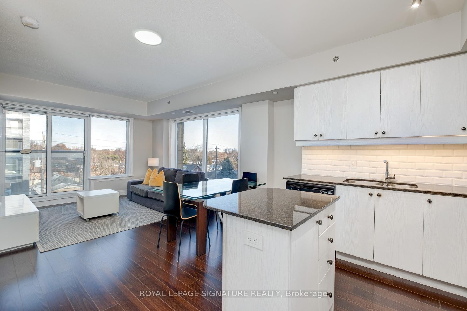 413-701 Sheppard Avenue W, Toronto, ON - Indoor Photo Showing Other Room