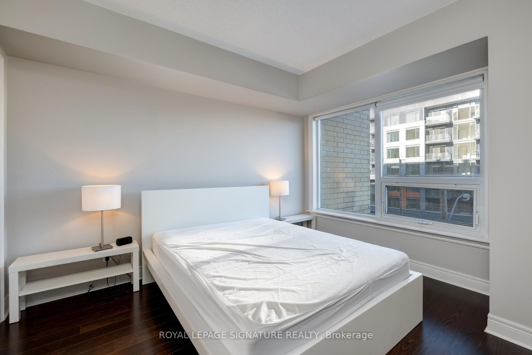 413-701 Sheppard Avenue W, Toronto, ON - Indoor Photo Showing Bedroom