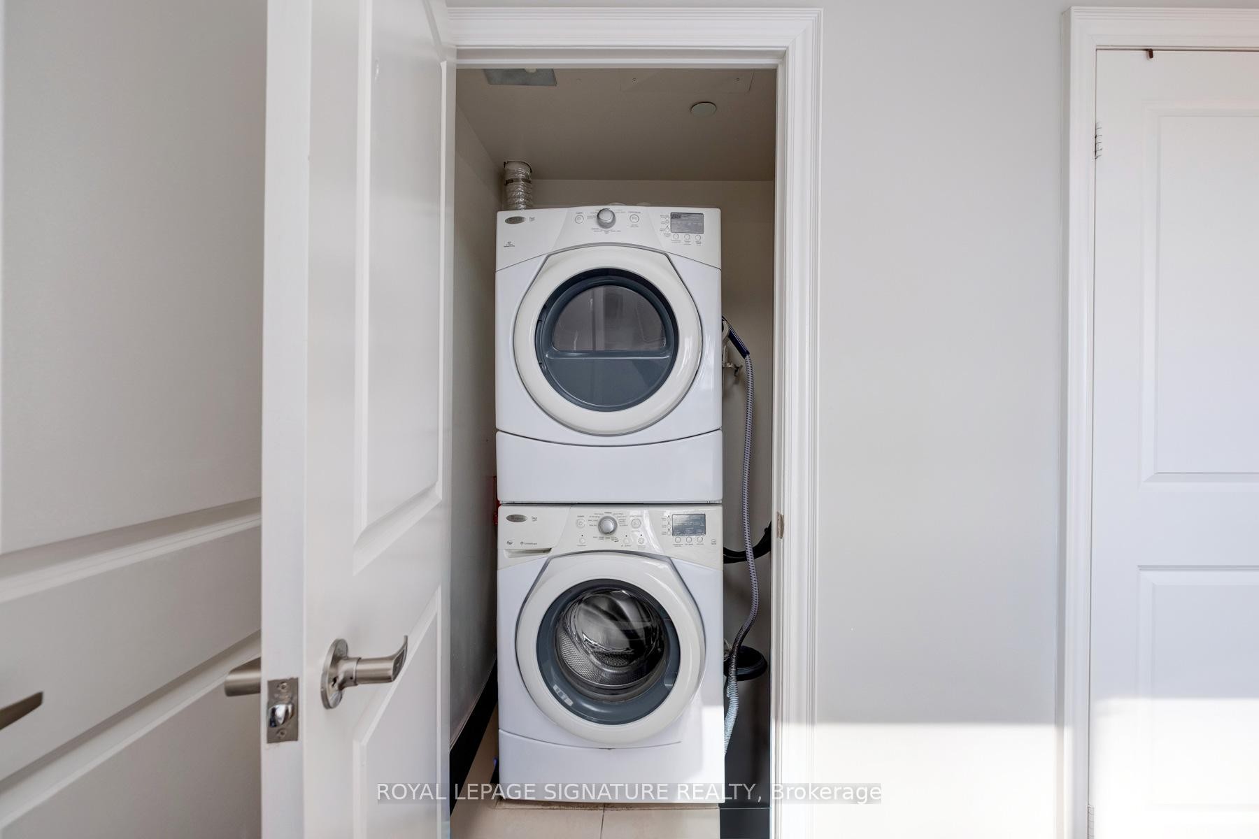 413-701 Sheppard Avenue W, Toronto, ON - Indoor Photo Showing Laundry Room