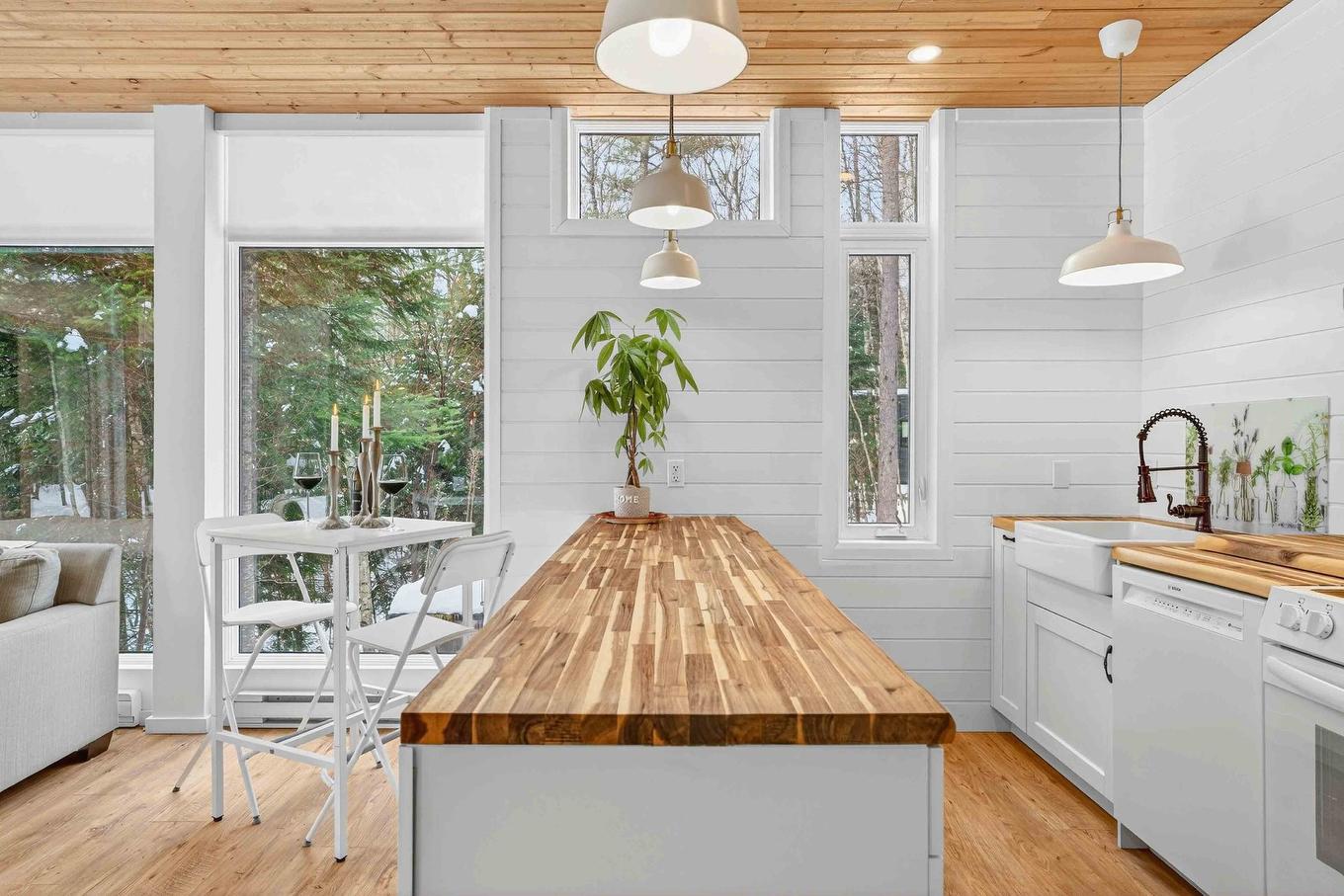 Cuisine - 11 Ch. Des Idéalistes, La Conception, QC - Indoor Photo Showing Kitchen