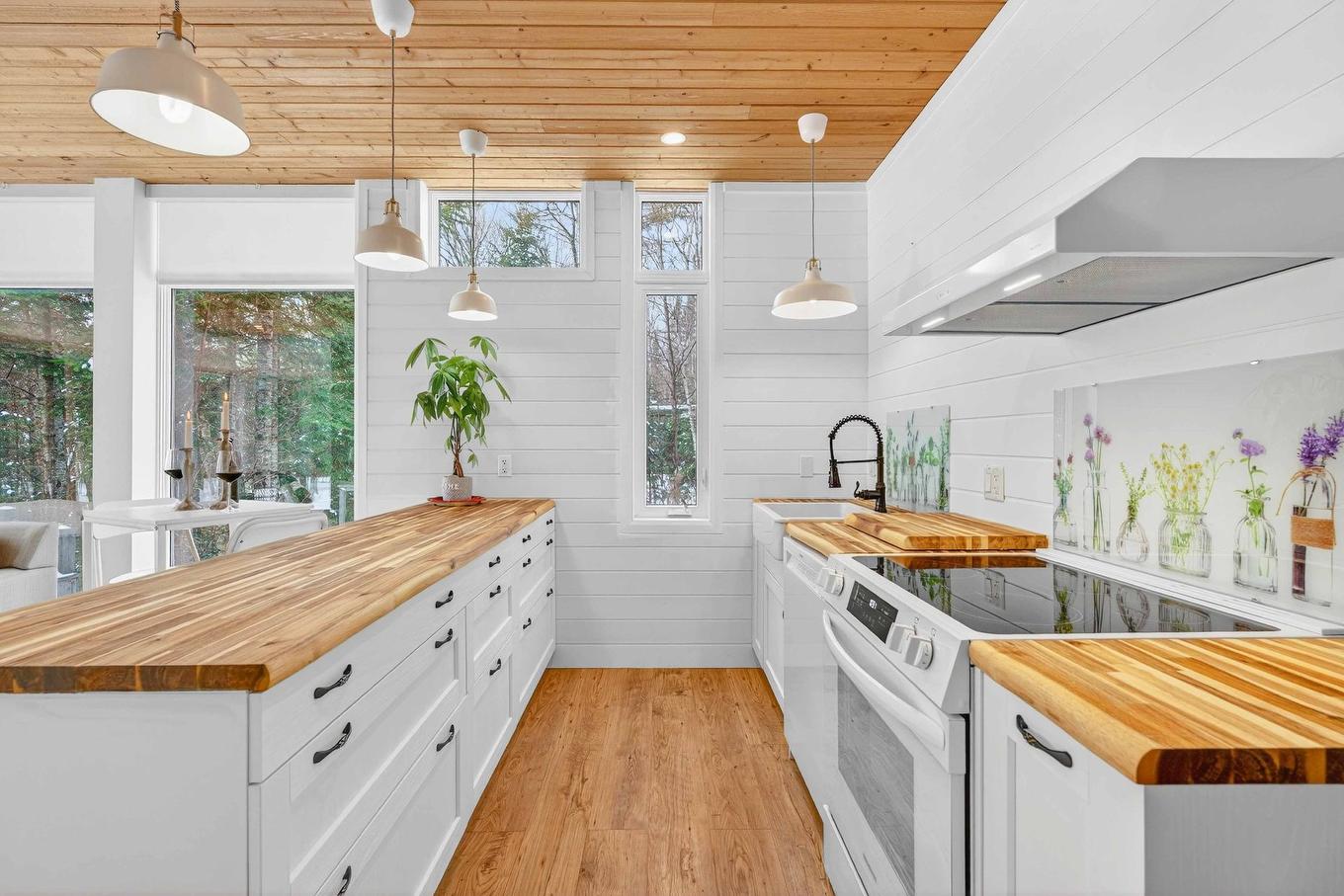 Cuisine - 11 Ch. Des Idéalistes, La Conception, QC - Indoor Photo Showing Kitchen