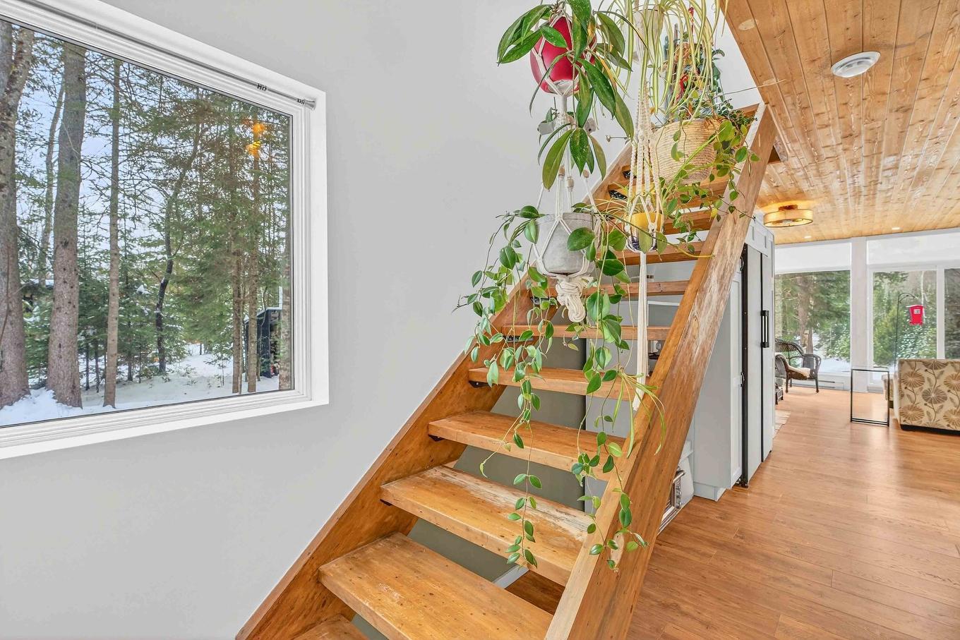 Escalier - 11 Ch. Des Idéalistes, La Conception, QC - Indoor Photo Showing Other Room