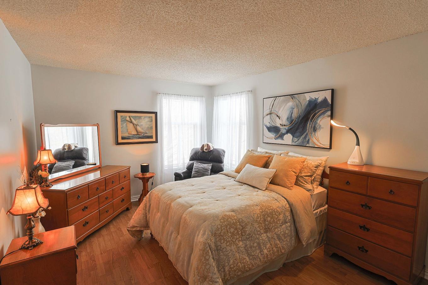 Primary bedroom - 203-692 Mtée Montrougeau, Laval (Fabreville), QC - Indoor Photo Showing Bedroom