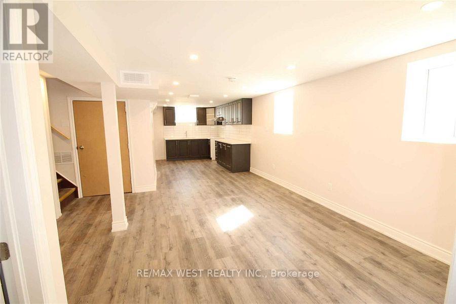 53 Sutherland Avenue, Brampton, ON - Indoor Photo Showing Other Room