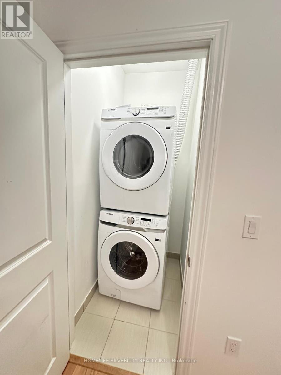 10 - 10 Halliford Place, Brampton, ON - Indoor Photo Showing Laundry Room