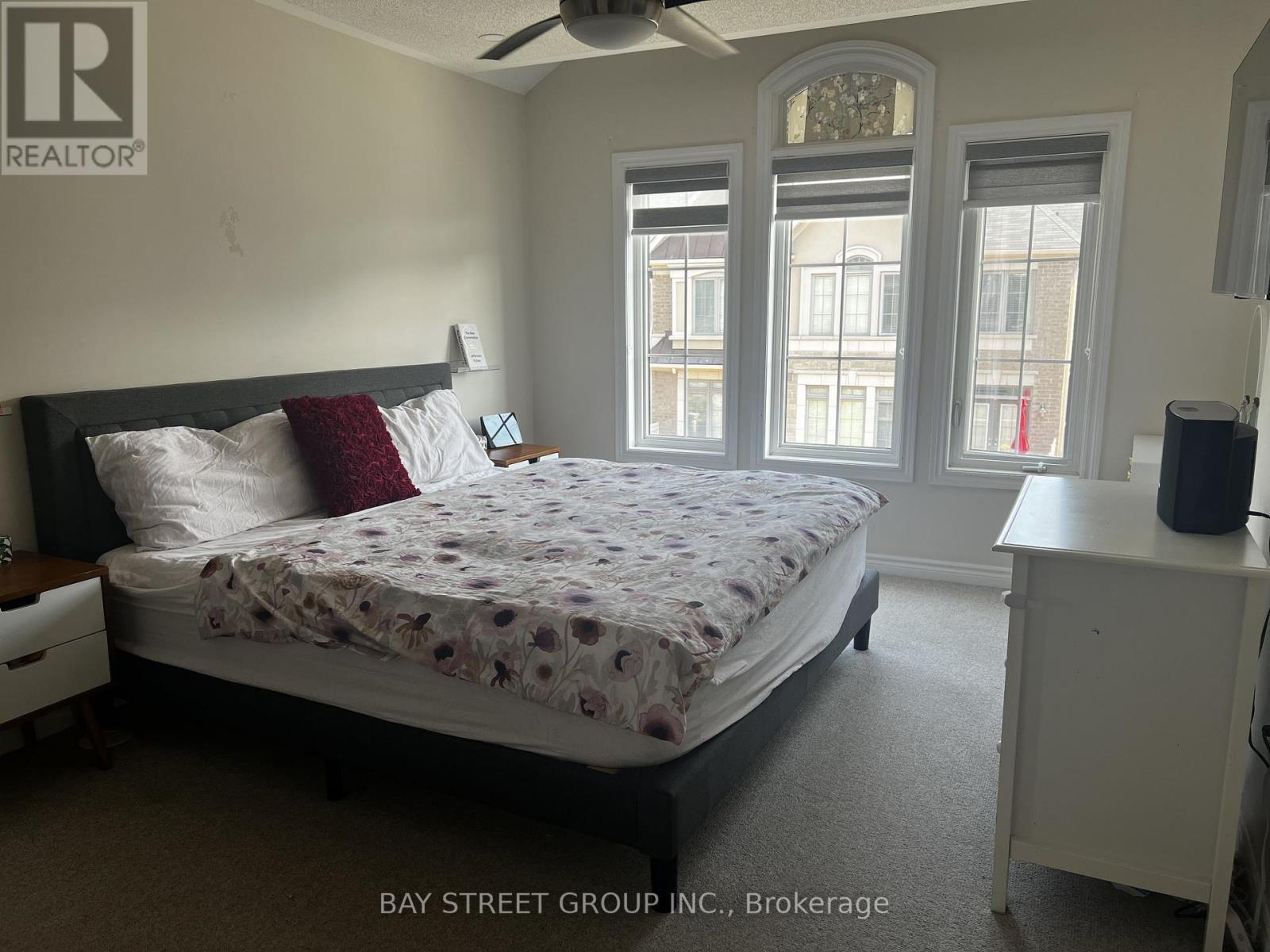 21 - 2435 Greenwich Drive, Oakville, ON - Indoor Photo Showing Bedroom