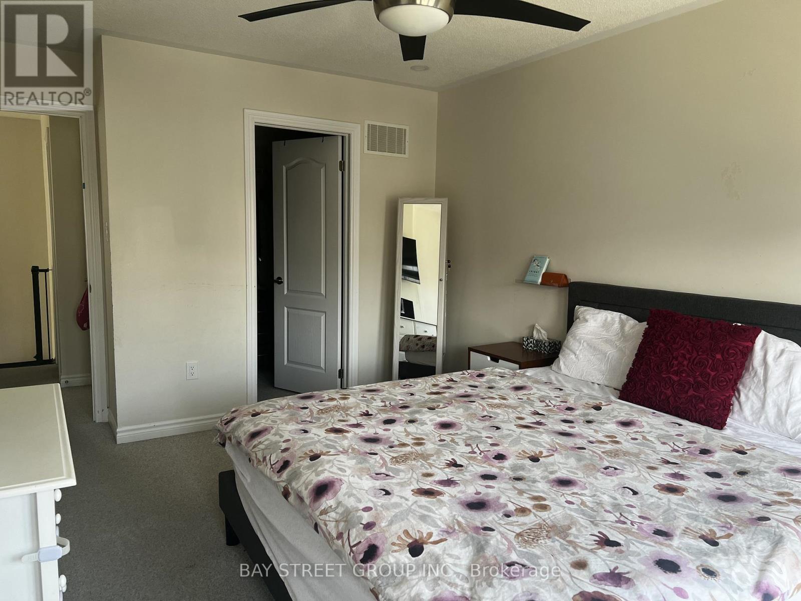 21 - 2435 Greenwich Drive, Oakville, ON - Indoor Photo Showing Bedroom