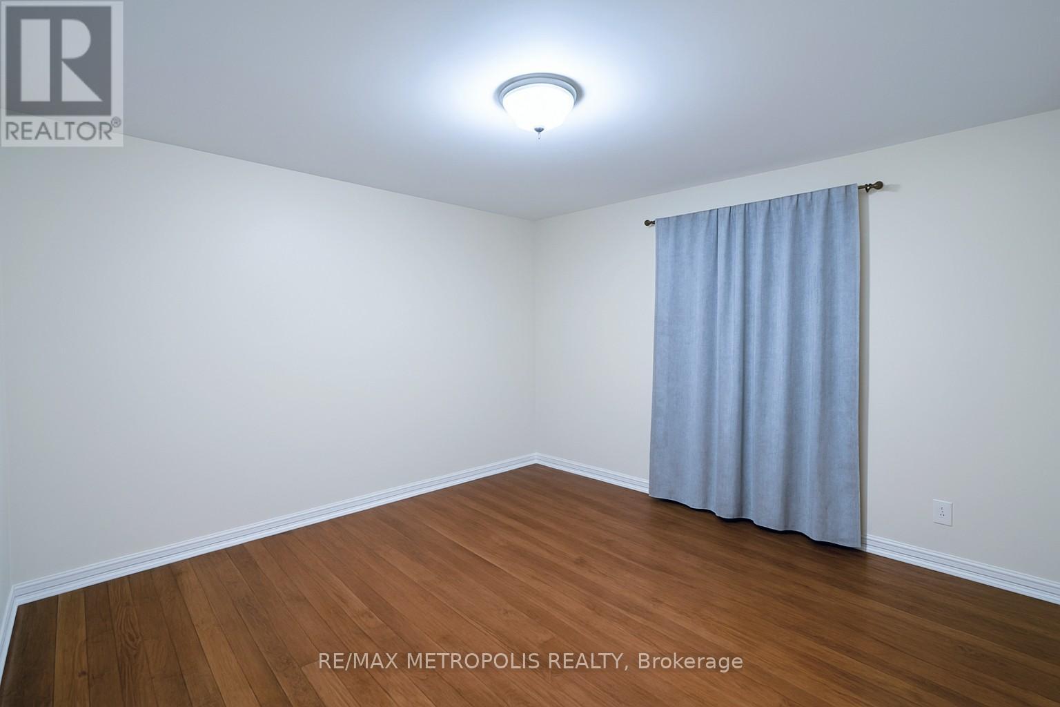 Main - 897 Consort Crescent, Mississauga, ON - Indoor Photo Showing Other Room