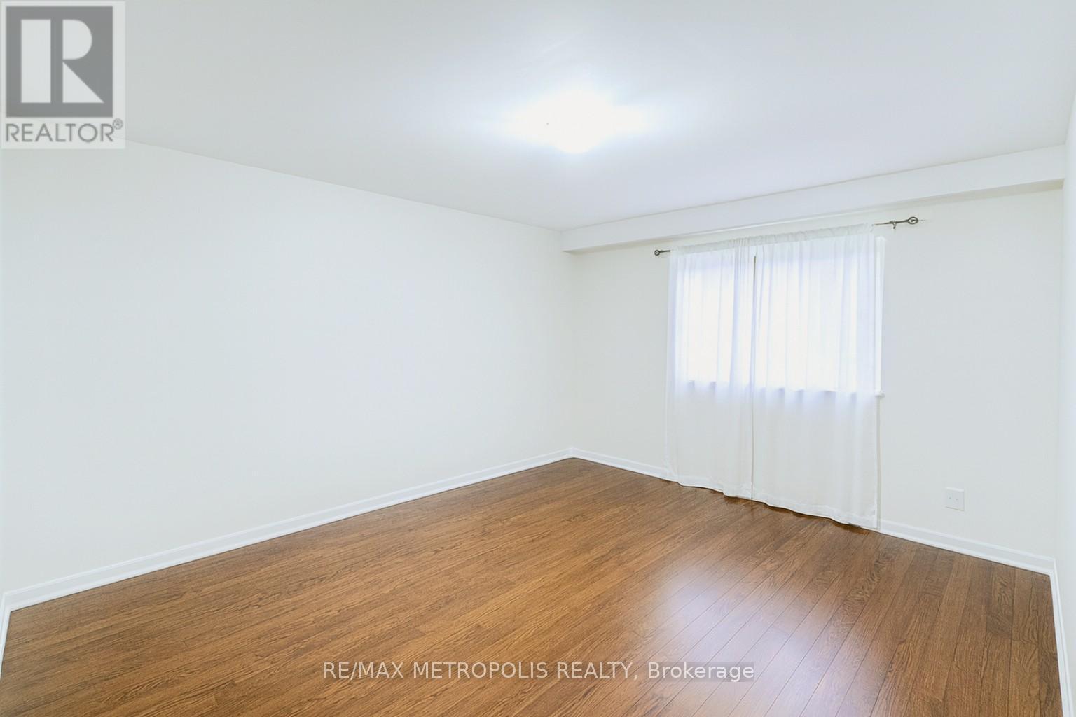 Main - 897 Consort Crescent, Mississauga, ON - Indoor Photo Showing Other Room