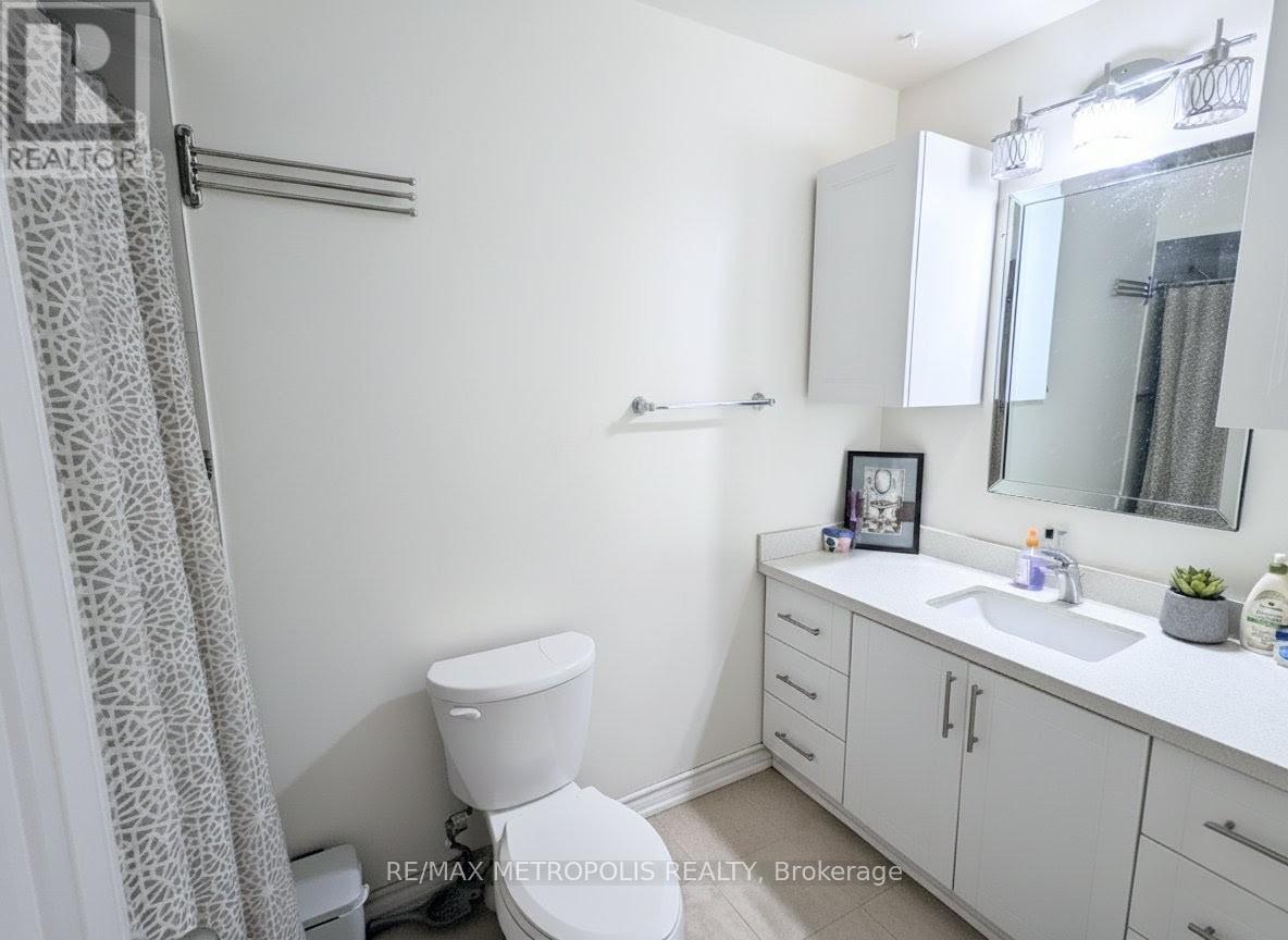 Main - 897 Consort Crescent, Mississauga, ON - Indoor Photo Showing Bathroom