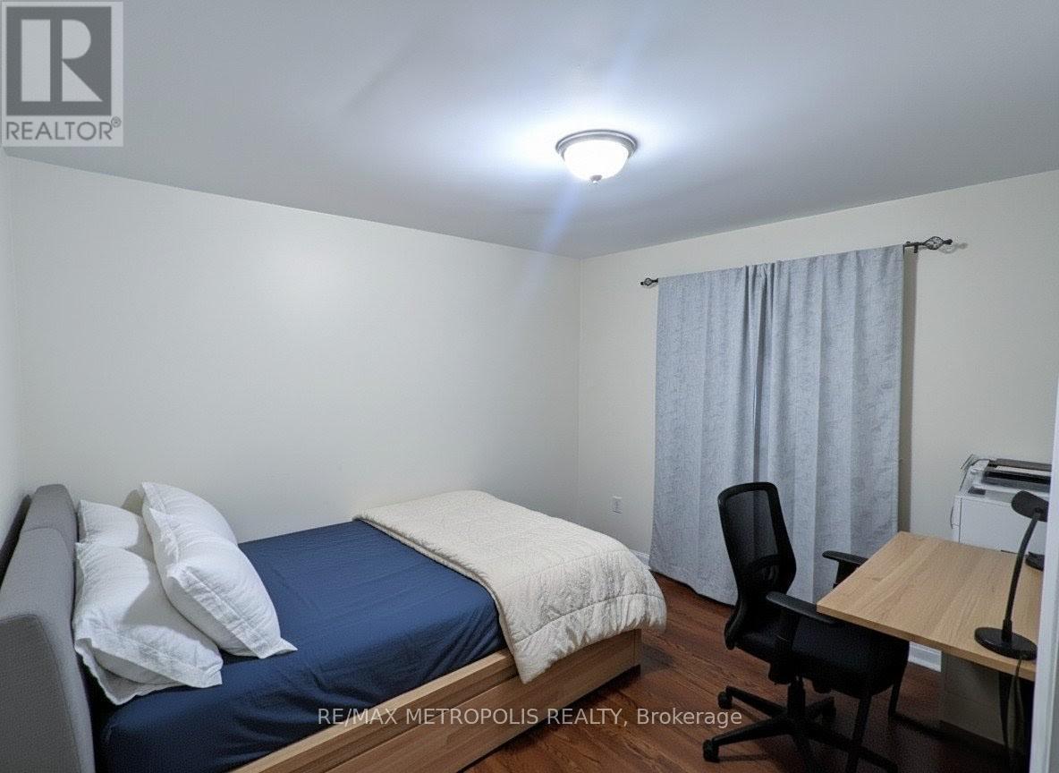 Main - 897 Consort Crescent, Mississauga, ON - Indoor