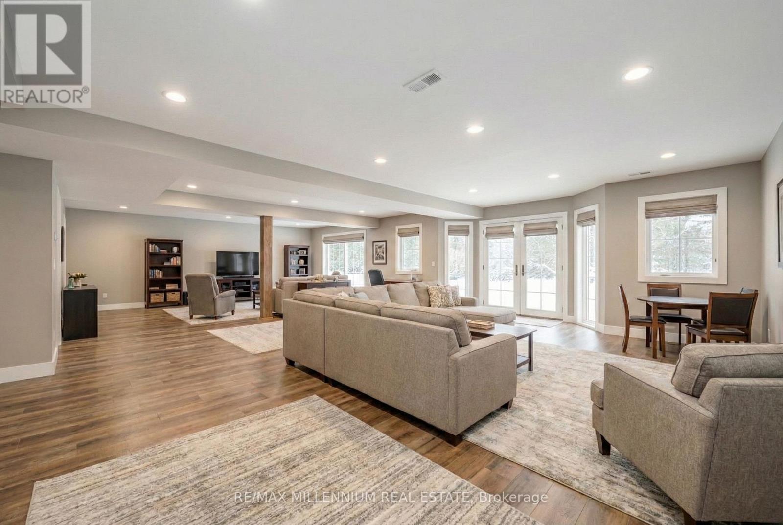 6 Turnberry Court, Bracebridge, ON