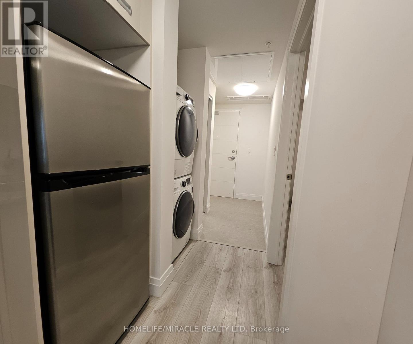 420 - 652 Princess Street, Kingston, ON - Indoor Photo Showing Laundry Room