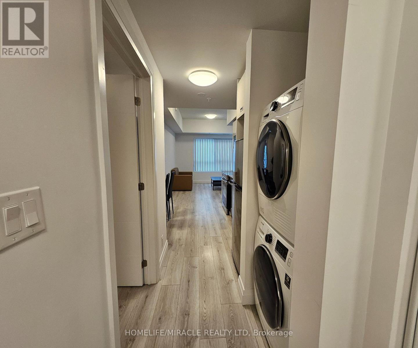 420 - 652 Princess Street, Kingston, ON - Indoor Photo Showing Laundry Room