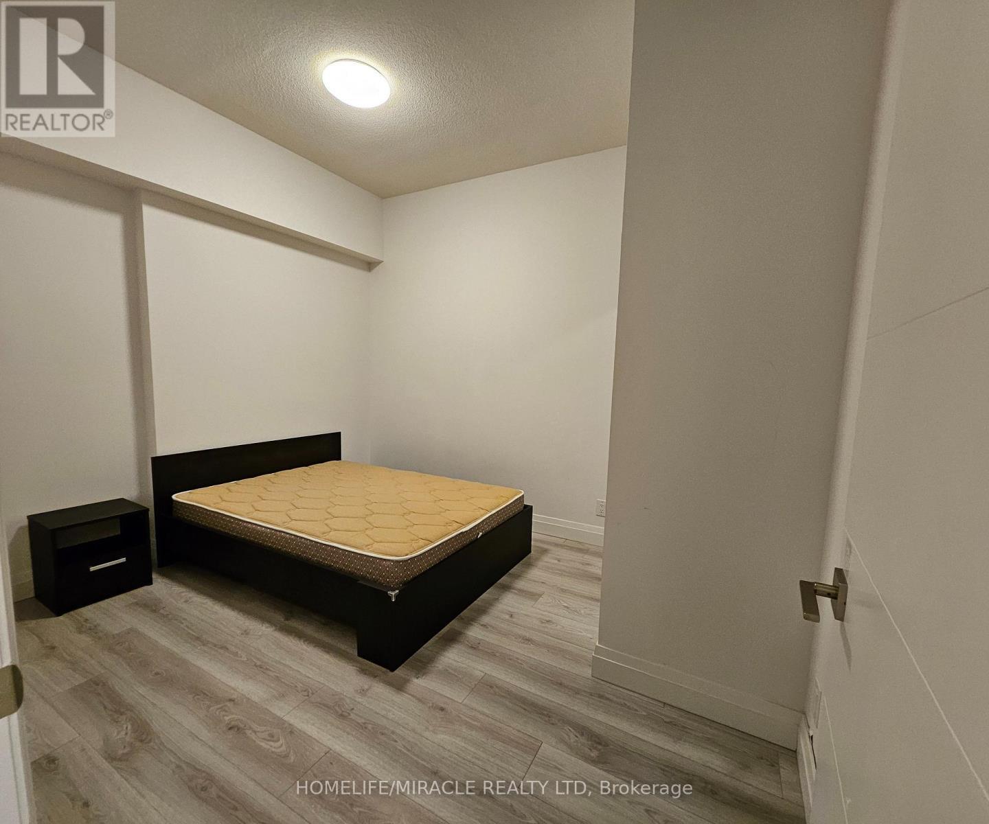 420 - 652 Princess Street, Kingston, ON - Indoor