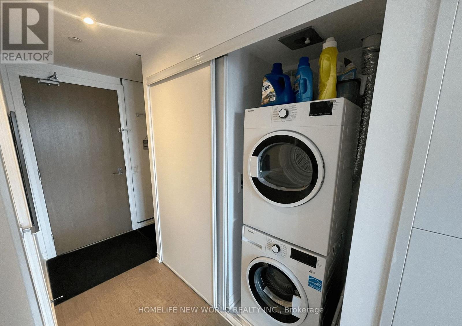 3307 - 251 Jarvis Street, Toronto, ON - Indoor Photo Showing Laundry Room