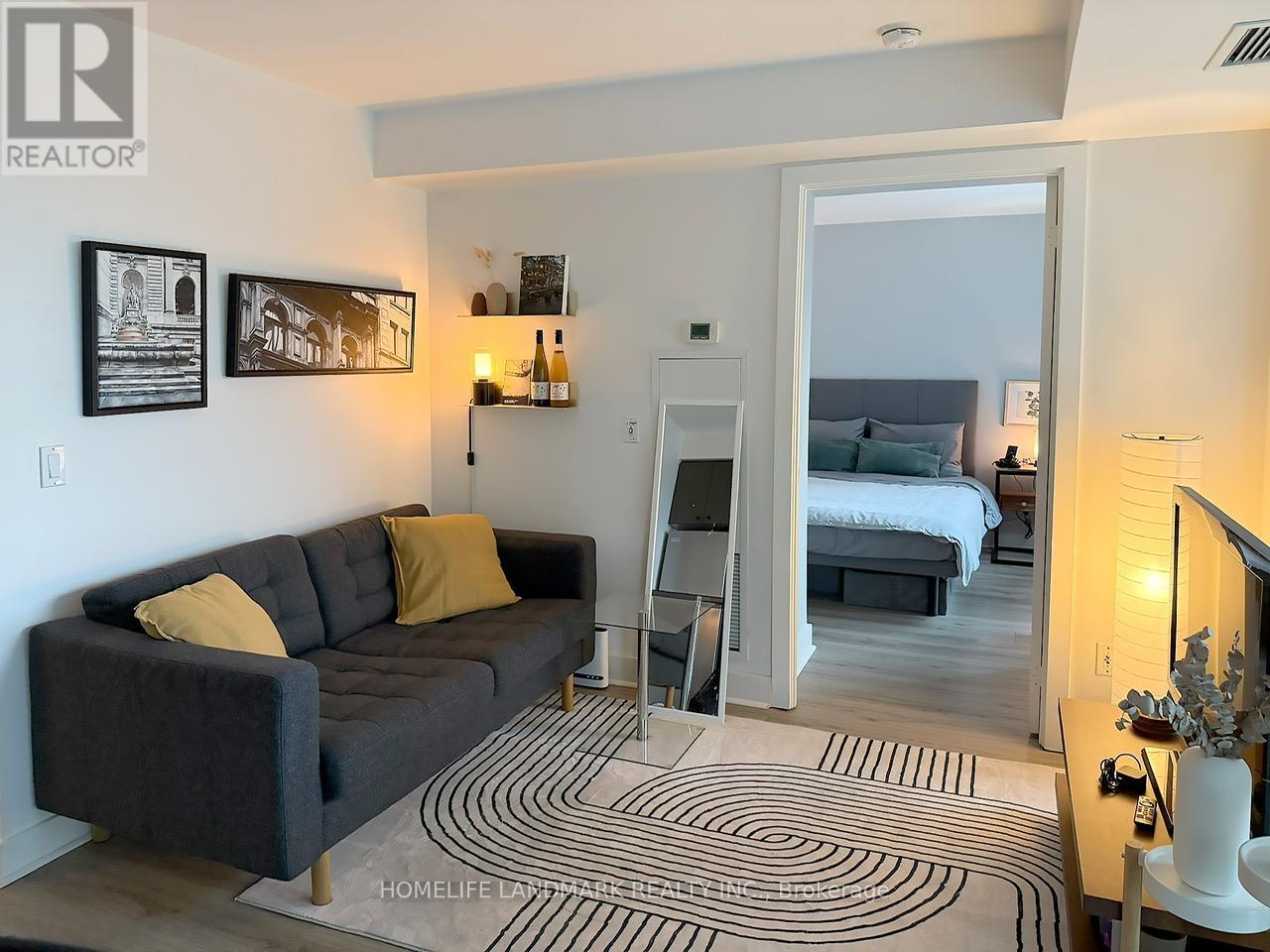 601 - 100 Western Battery Road, Toronto, ON - Indoor Photo Showing Living Room