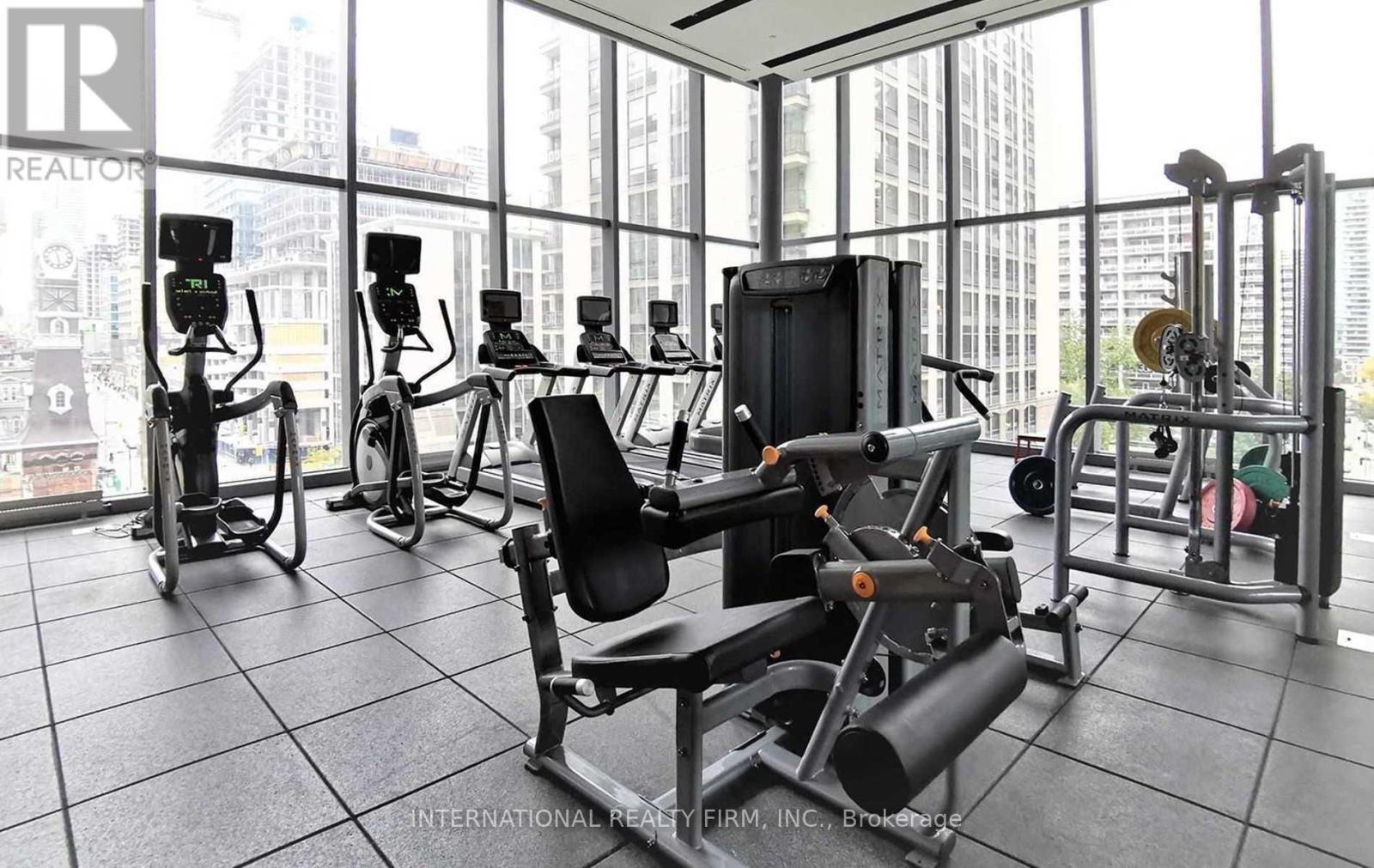 4806 - 7 Grenville Street, Toronto, ON - Indoor Photo Showing Gym Room