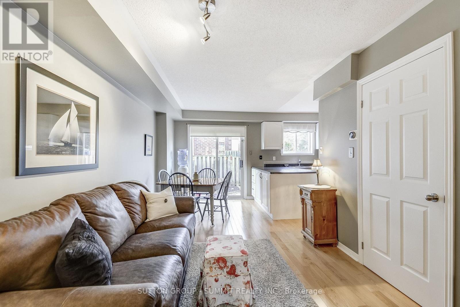 10 - 1425 Abbeywood Drive, Oakville, ON