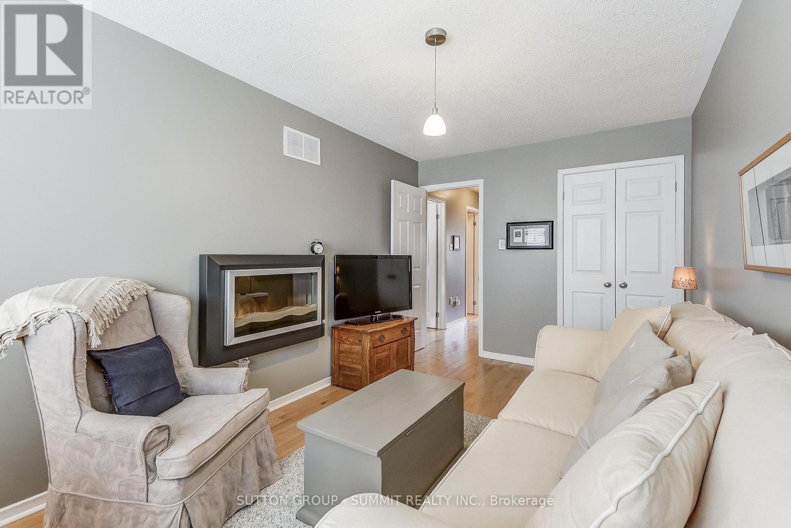 10 - 1425 Abbeywood Drive, Oakville, ON