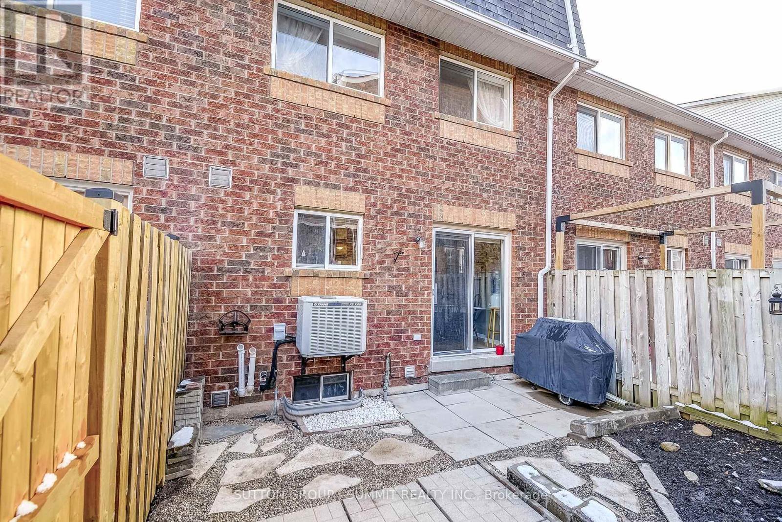 10 - 1425 Abbeywood Drive, Oakville, ON