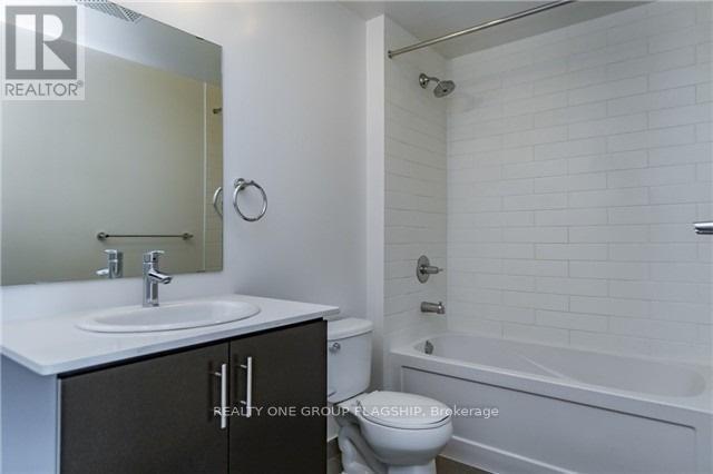 2908 - 360 Square One Drive, Mississauga, ON - Indoor Photo Showing Bathroom