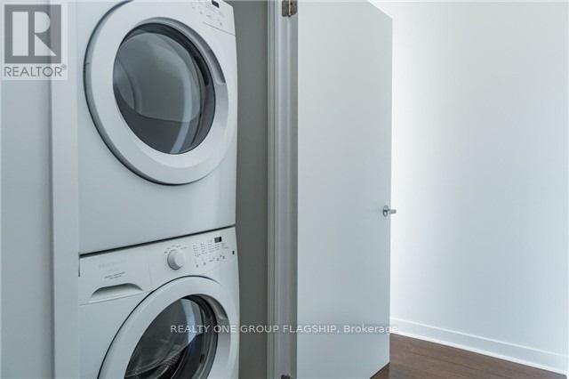 2908 - 360 Square One Drive, Mississauga, ON - Indoor Photo Showing Laundry Room