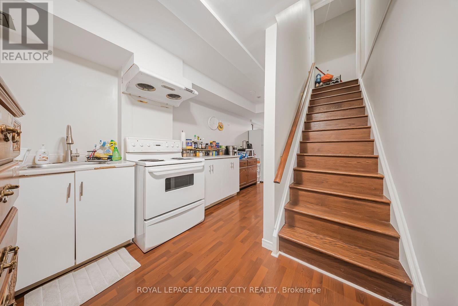 53 Bush Clover Crescent, Kitchener, ON - Indoor Photo Showing Kitchen