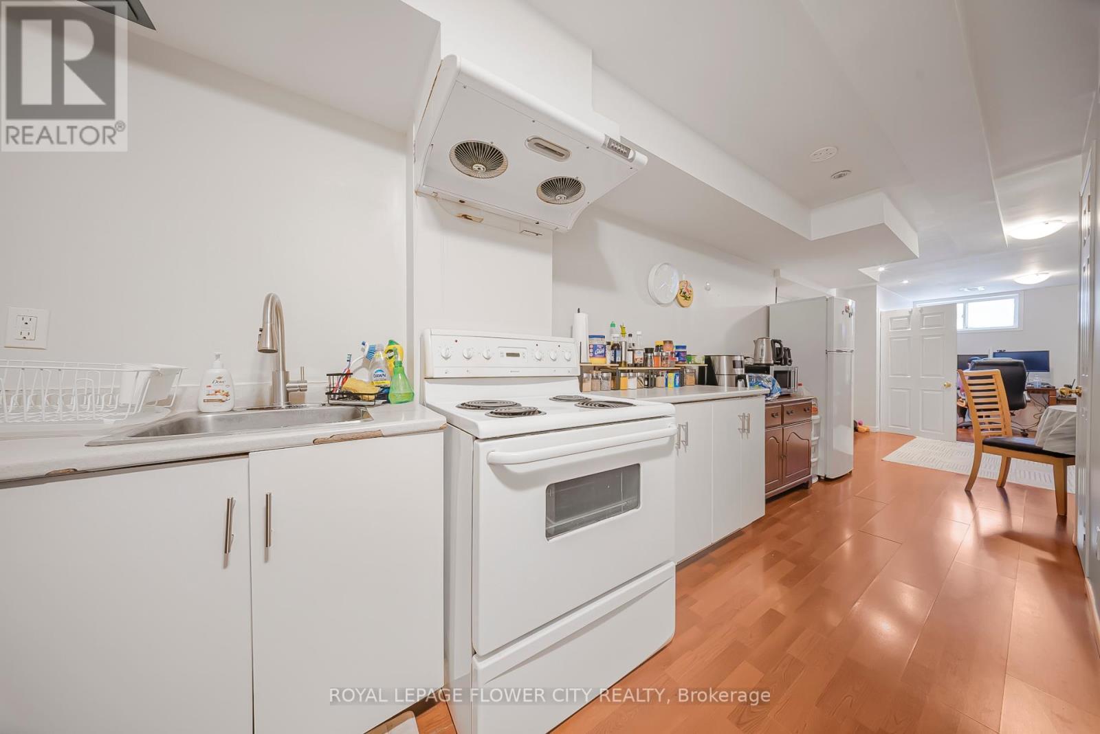 53 Bush Clover Crescent, Kitchener, ON - Indoor Photo Showing Kitchen