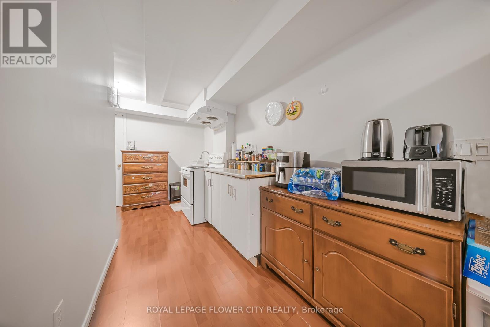 53 Bush Clover Crescent, Kitchener, ON - Indoor Photo Showing Kitchen