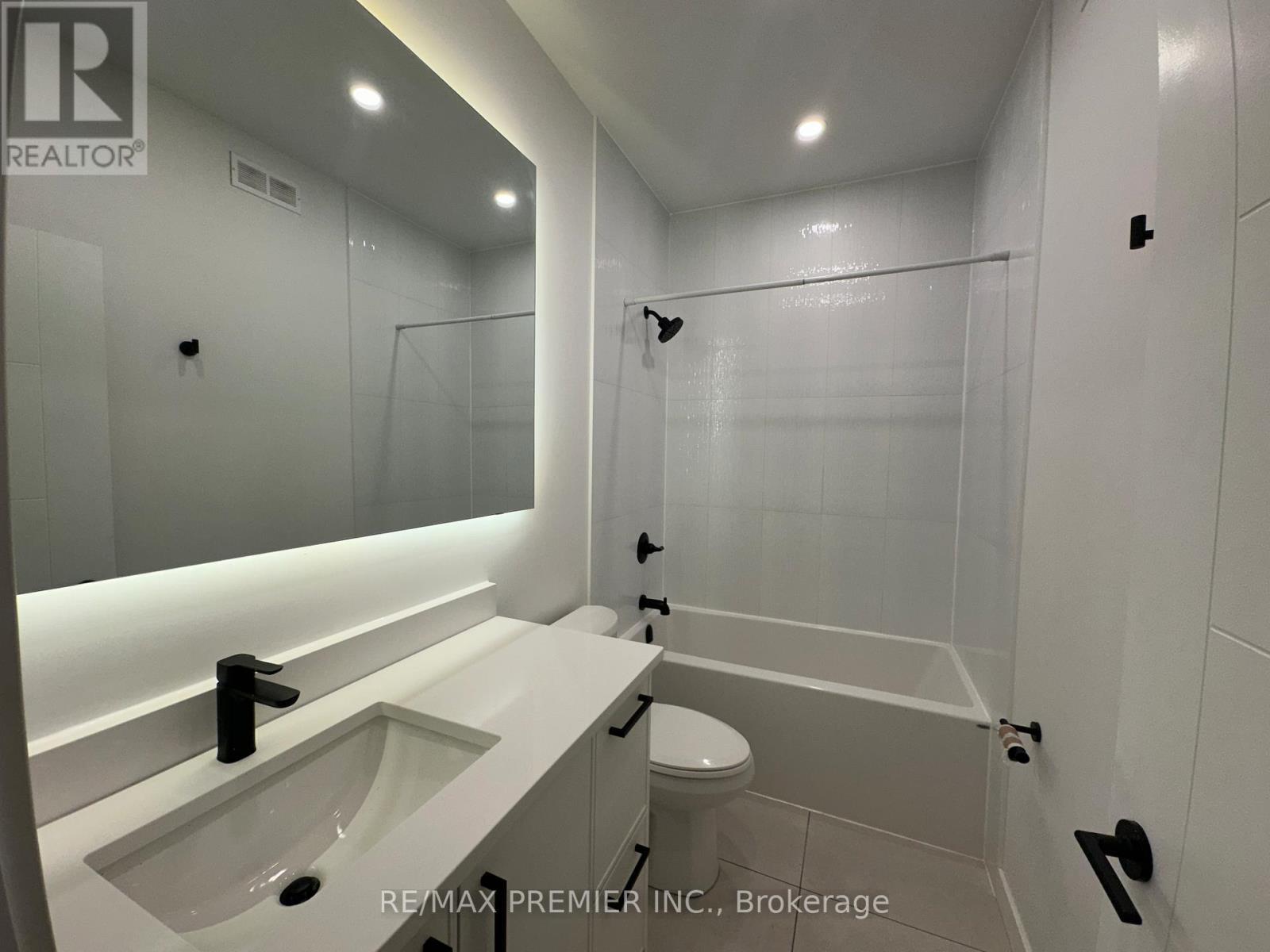 2980 King George'S Park Drive, Thunder Bay, ON - Indoor Photo Showing Bathroom