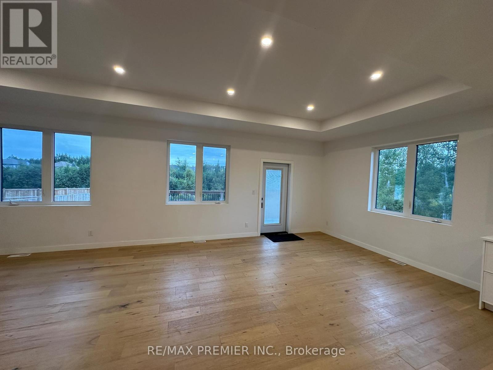 2980 King George'S Park Drive, Thunder Bay, ON - Indoor Photo Showing Other Room