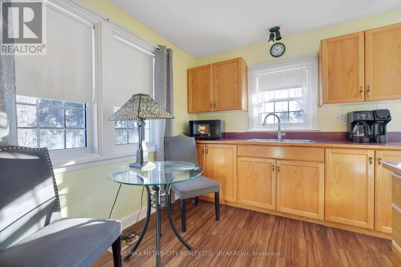 43 Pembroke Street, Whitewater Region, ON - Indoor Photo Showing Kitchen
