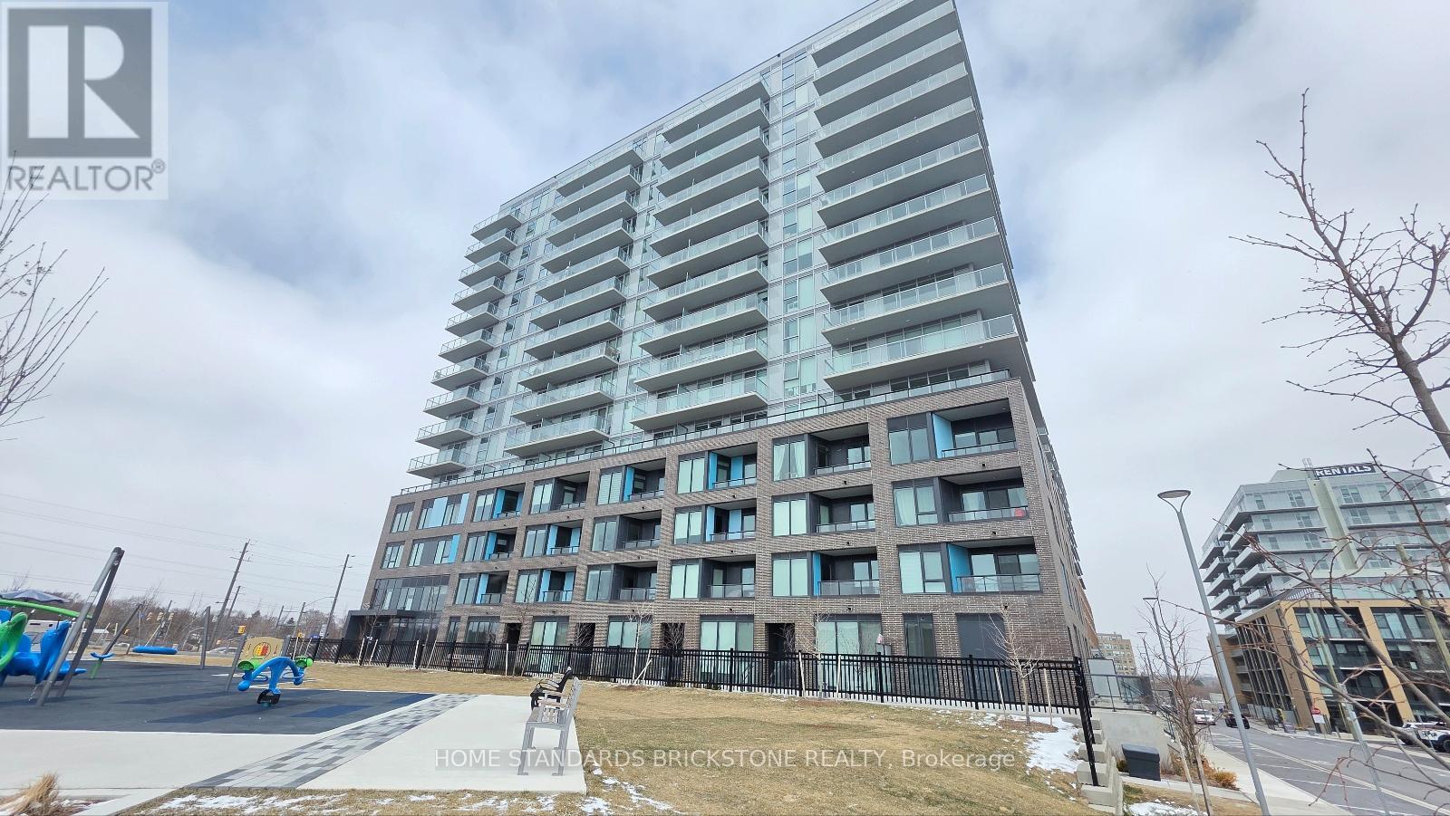 215 - 185 Deerfield Road, Newmarket, ON - Outdoor With Facade