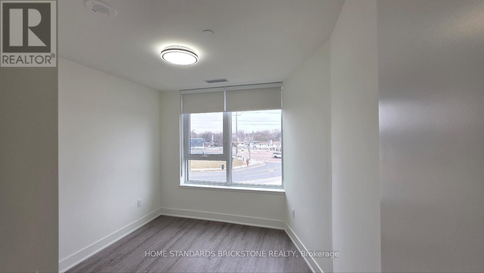 215 - 185 Deerfield Road, Newmarket, ON - Indoor Photo Showing Other Room