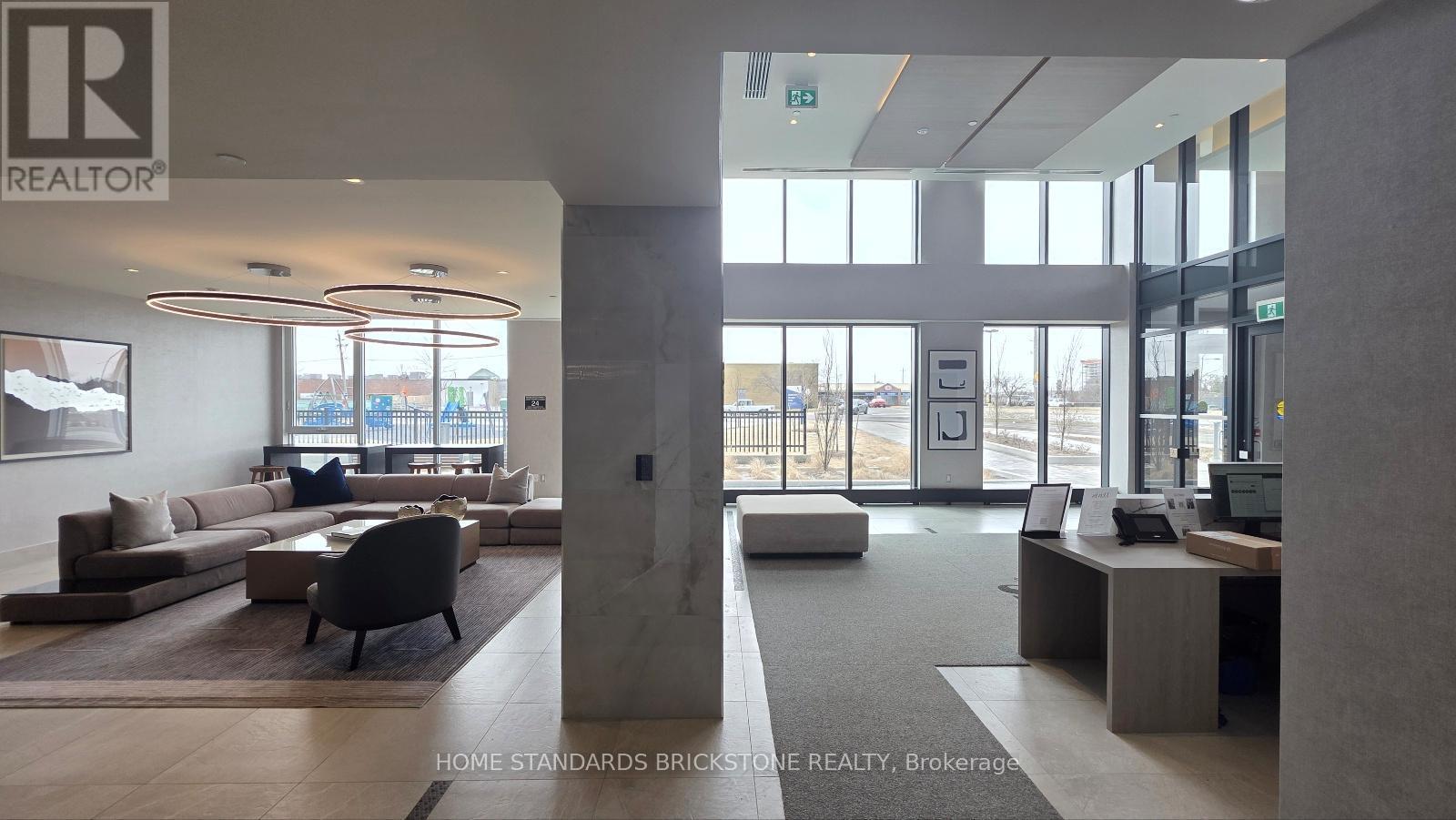 215 - 185 Deerfield Road, Newmarket, ON - Indoor Photo Showing Other Room