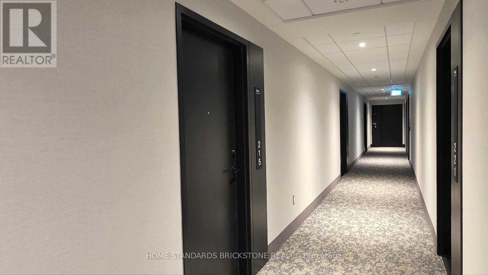 215 - 185 Deerfield Road, Newmarket, ON - Indoor Photo Showing Other Room