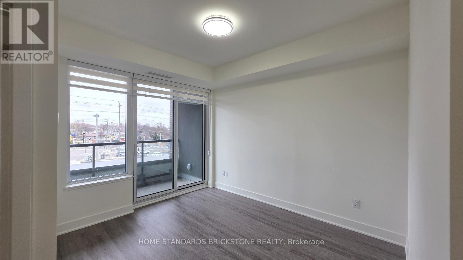 215 - 185 Deerfield Road, Newmarket, ON - Indoor Photo Showing Other Room