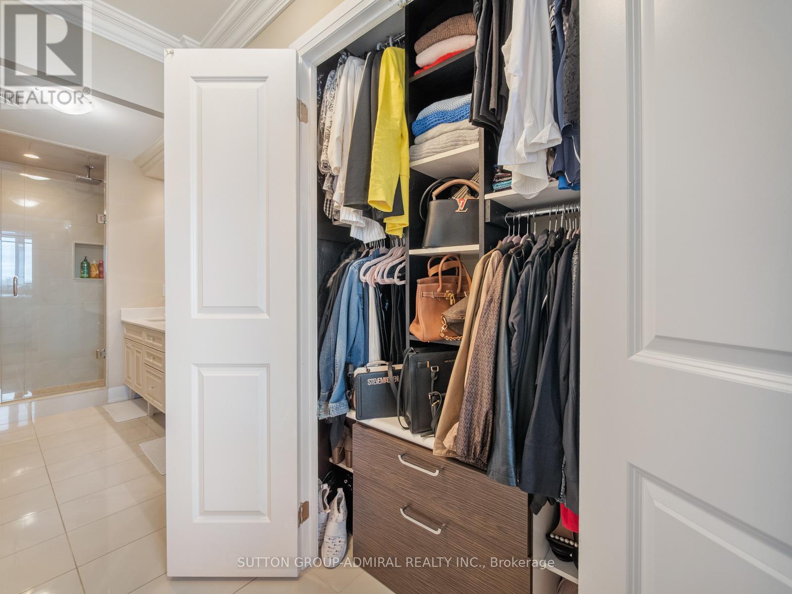 705 - 4700 Highway 7, Vaughan, ON - Indoor With Storage