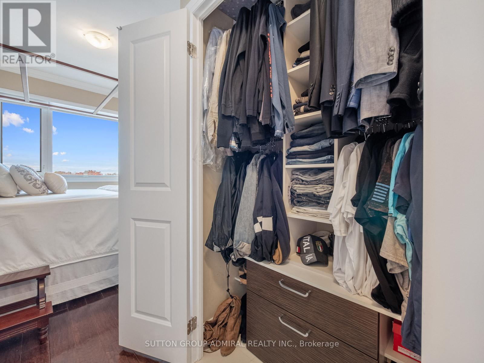 705 - 4700 Highway 7, Vaughan, ON - Indoor With Storage