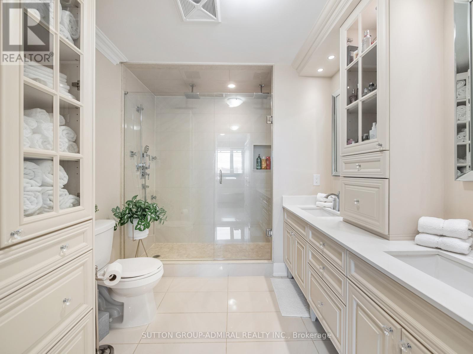 705 - 4700 Highway 7, Vaughan, ON - Indoor Photo Showing Bathroom