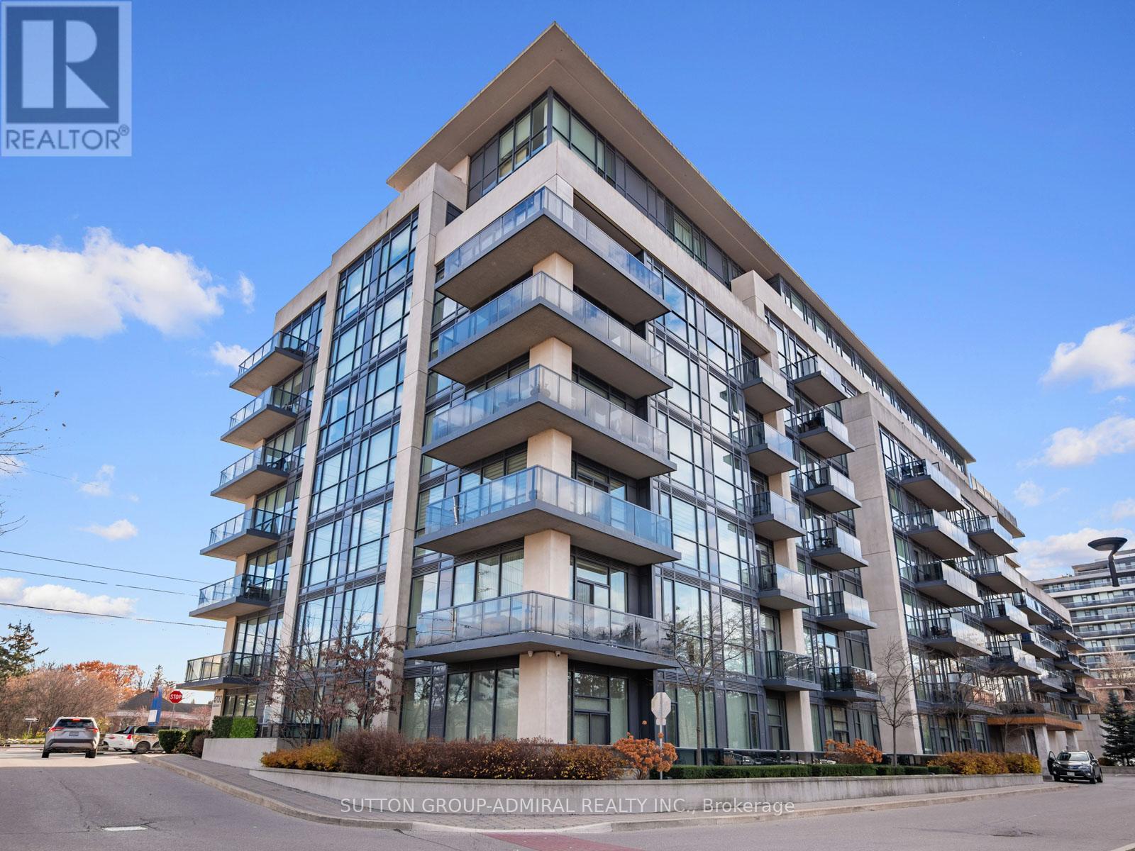 705 - 4700 Highway 7, Vaughan, ON - Outdoor