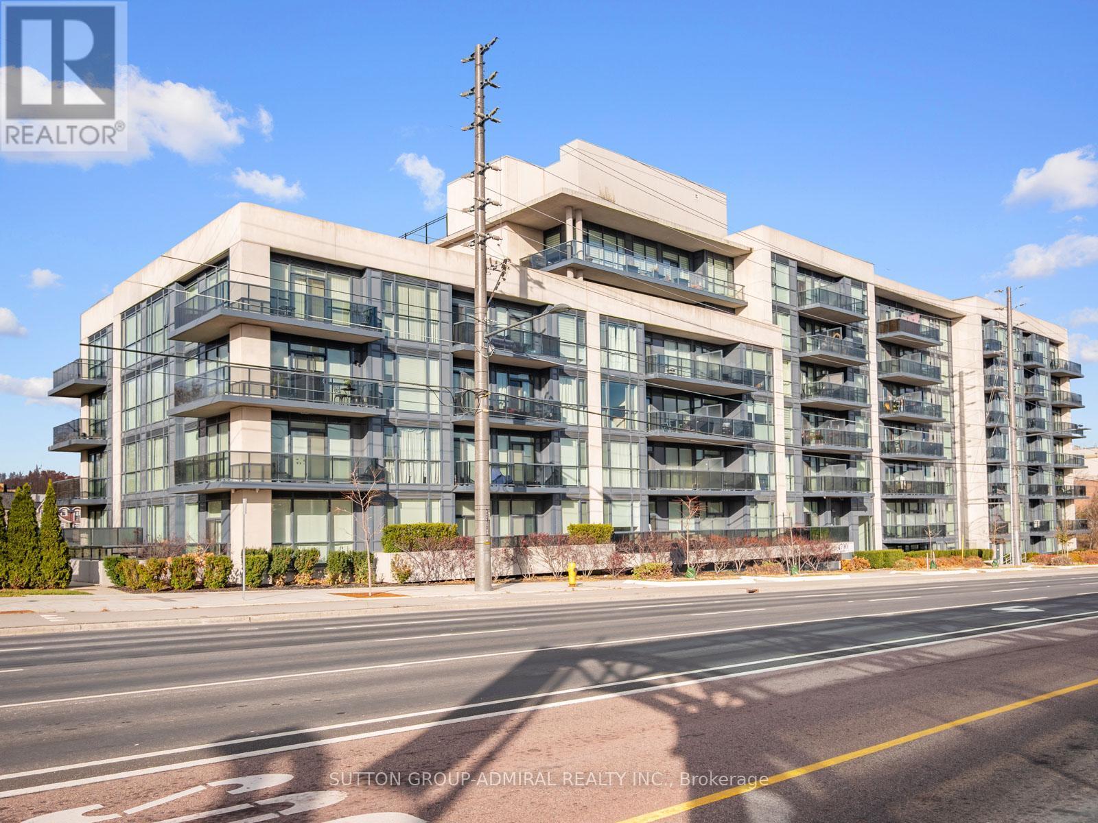 705 - 4700 Highway 7, Vaughan, ON - Outdoor