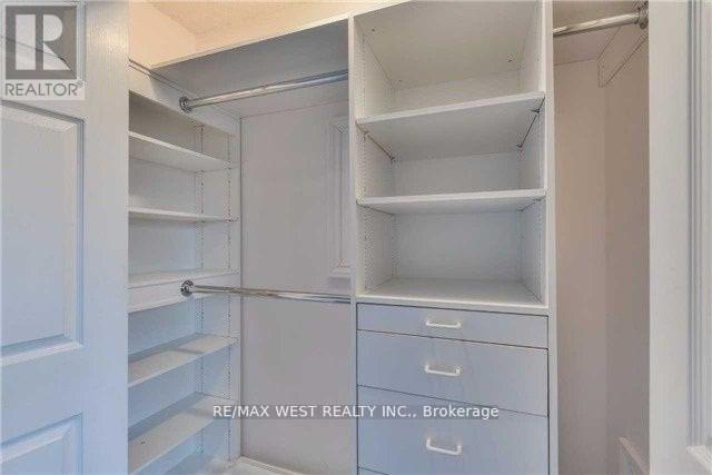 Upper - 18 Linkdale Road, Brampton, ON - Indoor With Storage