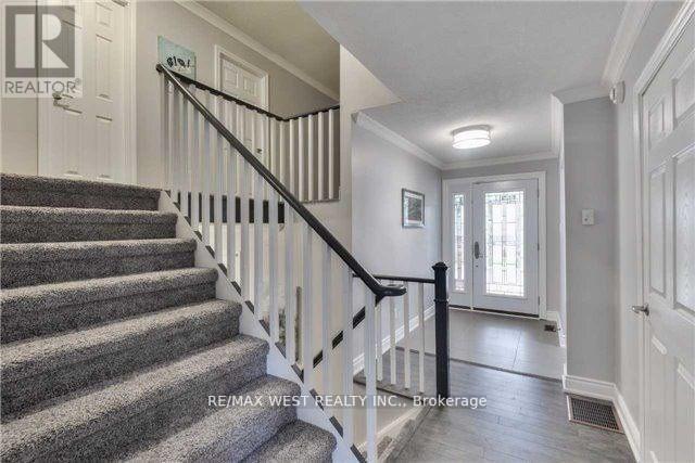 Upper - 18 Linkdale Road, Brampton, ON - Indoor Photo Showing Other Room