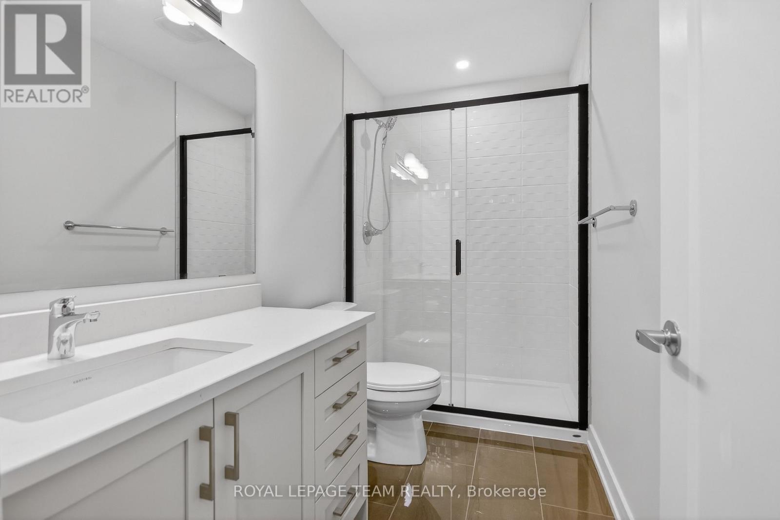 18 - 301 Glenroy Gilbert Drive N, Ottawa, ON - Indoor Photo Showing Bathroom