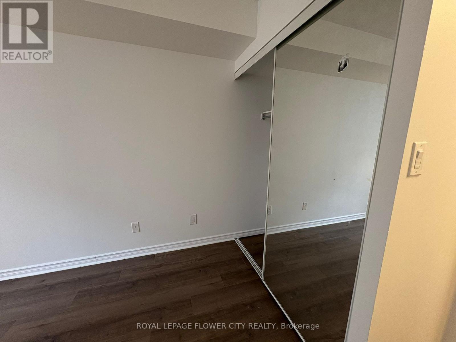 209 - 35 Empress Avenue, Toronto, ON - Indoor Photo Showing Other Room