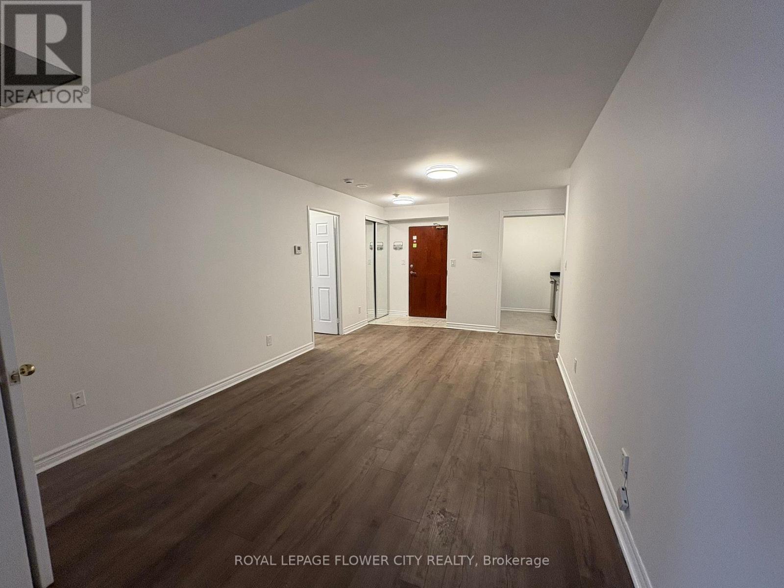 209 - 35 Empress Avenue, Toronto, ON - Indoor Photo Showing Other Room