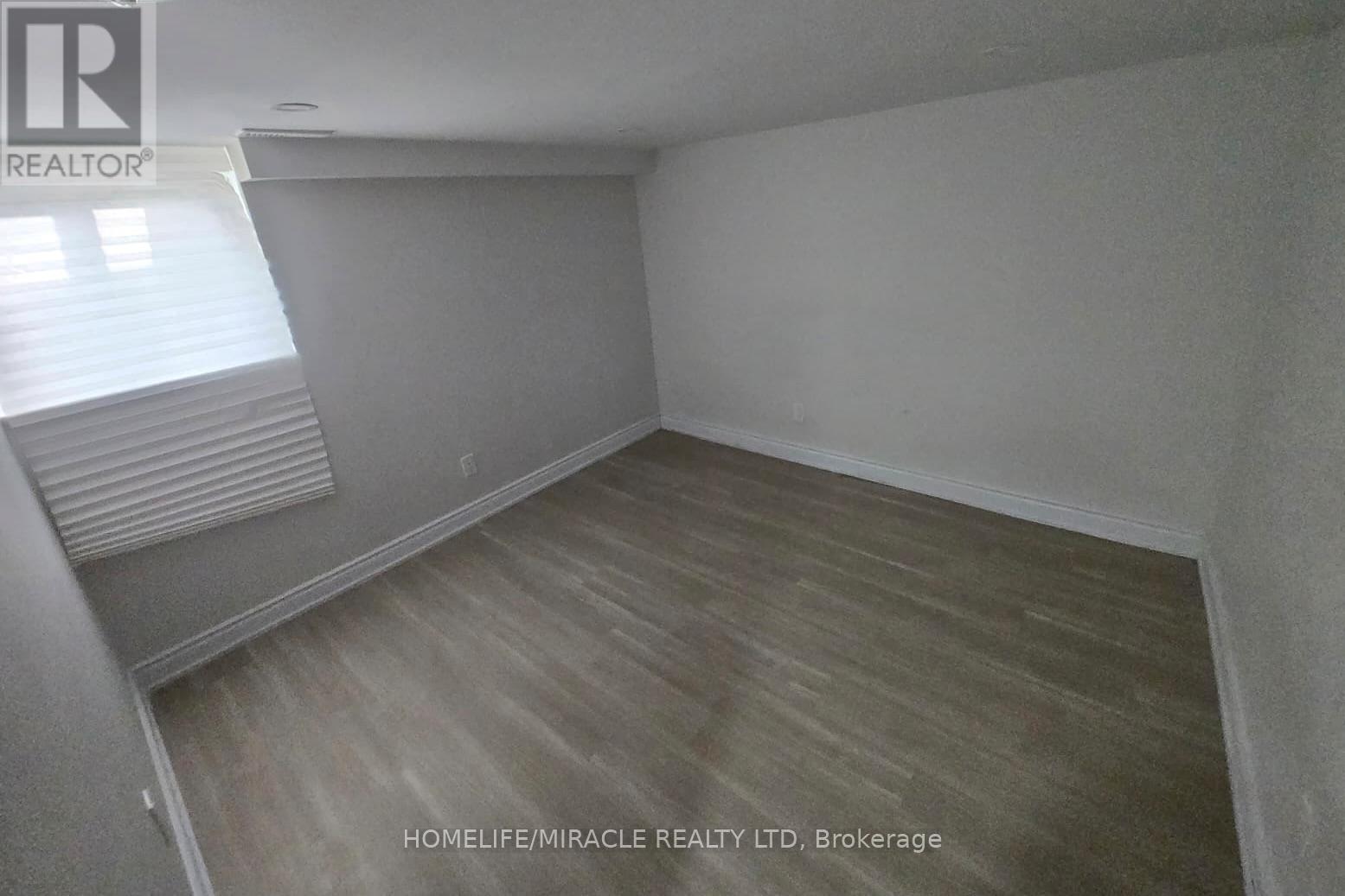 Lower - 209 Greenbrook Drive, Kitchener, ON - Indoor Photo Showing Other Room